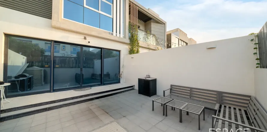 Adosado en Al Furjan, Dubai, 3 dormitorios, 191 m², № 61586