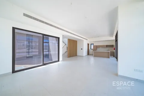 Купить виллу в Al Furjan, Дубай: 5 спален, 453м², № 61583 - фото 3