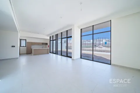 Купить виллу в Al Furjan, Дубай: 5 спален, 453м², № 61583 - фото 2