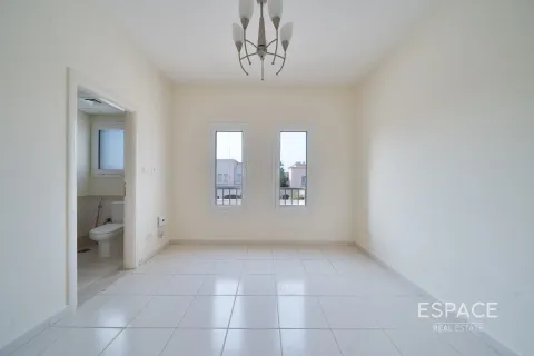 Villa in Springs 2, The Springs, Dubai 2 bedrooms, 153 sq.m. № 61581 - photo 15