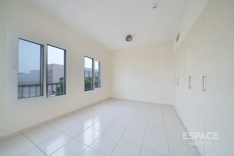 Villa in Springs 2, The Springs, Dubai 2 bedrooms, 153 sq.m. № 61581 - photo 11