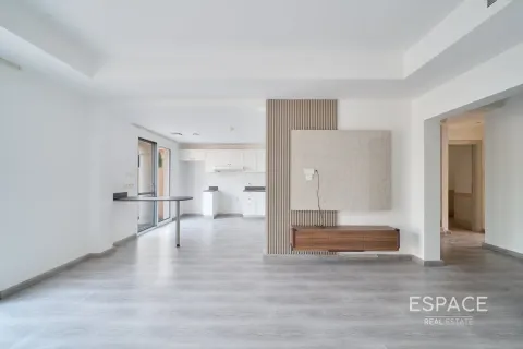 Villa in Springs 2, The Springs, Dubai 2 bedrooms, 153 sq.m. № 61581 - photo 3