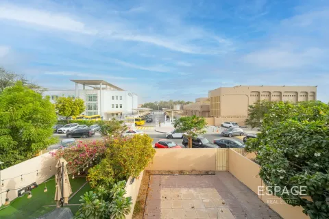 Villa in Springs 2, The Springs, Dubai 2 bedrooms, 153 sq.m. № 61581