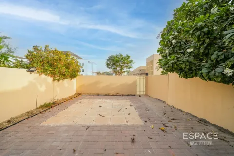 Villa in Springs 2, The Springs, Dubai 2 bedrooms, 153 sq.m. № 61581 - photo 8