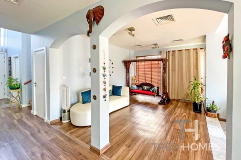 Снять в аренду виллу в Арабиан Ранчес, Дубай: 3 спальни, 600м², № 13532 - фото 3
