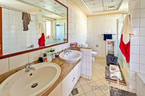 Снять в аренду виллу в Арабиан Ранчес, Дубай: 3 спальни, 600м², № 13532 - фото 21