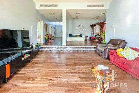 Снять в аренду виллу в Арабиан Ранчес, Дубай: 3 спальни, 600м², № 13532 - фото 6