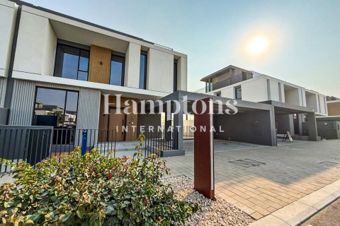 Снять в аренду виллу в Arabian Ranches 3, Дубай: 4 спальни, 302.02022076м², № 72082 - фото 2