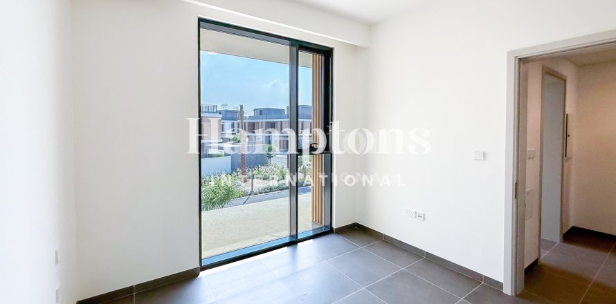 Вилла в Arabian Ranches 3, Дубай, 4 спальни, 307.84м², № 72085