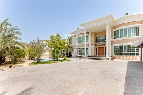 Villa in Al Barsha 2, Al Barsha, Dubai 6 bedrooms, 1393.55 sq.m. № 129456
