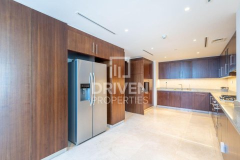 Ático en Boulevard Point, Downtown Dubai (Downtown Burj Dubai), Dubai, 5 dormitorios, 375.7 m², № 129467 - foto 19
