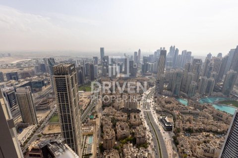 Ático en Boulevard Point, Downtown Dubai (Downtown Burj Dubai), Dubai, 5 dormitorios, 375.7 m², № 129467 - foto 16