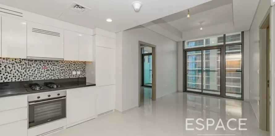 Apartamento en Sheikh Zayed Road, Dubai, 2 dormitorios, 76 m², № 62967