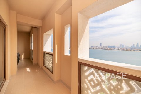 Apartment in Palm Jumeirah, Dubai 2 bedrooms, 180 sq.m. № 62964 - photo 1