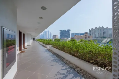Apartamento en AZURE RESIDENCES en Palm Jumeirah, Dubai, 1 dormitorio, 106 m², № 62965 - foto 12