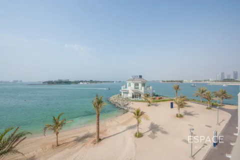 Apartamento en AZURE RESIDENCES en Palm Jumeirah, Dubai, 1 dormitorio, 106 m², № 62965 - foto 1