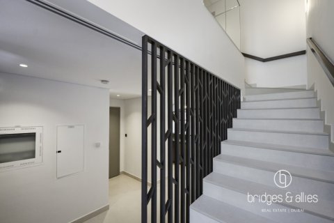 Снять в аренду виллу в Tilal Al Ghaf, Дубай: 3 спальни, 145м², № 90134 - фото 3