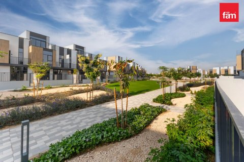 Снять в аренду таунхаус в Дубае: 4 спальни, 251.7м², № 71643 - фото 17