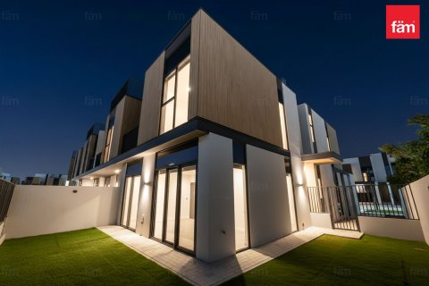 Снять в аренду таунхаус в Дубае: 4 спальни, 251.7м², № 71643 - фото 24