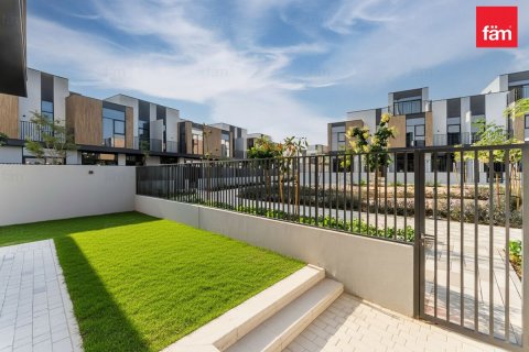 Снять в аренду таунхаус в Дубае: 4 спальни, 251.7м², № 71643 - фото 26