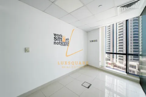 Oficina en Jumeirah Lake Towers, Dubai, 67 m², № 99666 - foto 10