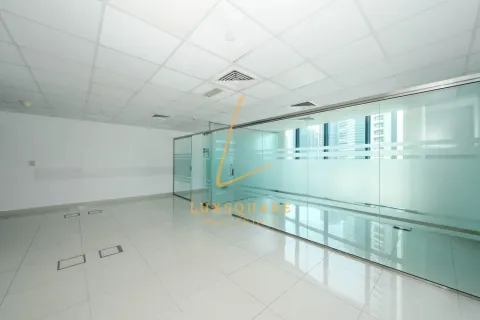 Oficina en Jumeirah Lake Towers, Dubai, 67 m², № 99666 - foto 3