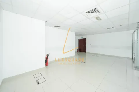 Oficina en Jumeirah Lake Towers, Dubai, 67 m², № 99666 - foto 7