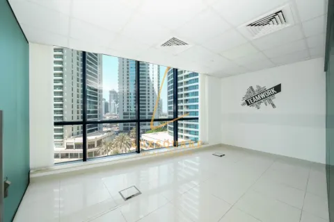Oficina en Jumeirah Lake Towers, Dubai, 67 m², № 99666 - foto 4