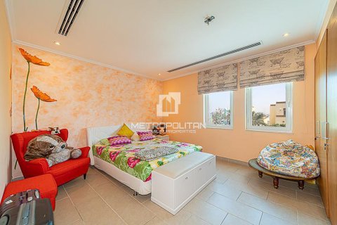 Villa en Jumeirah Park, Dubai, 4 dormitorios, 372 m², № 8720 - foto 11