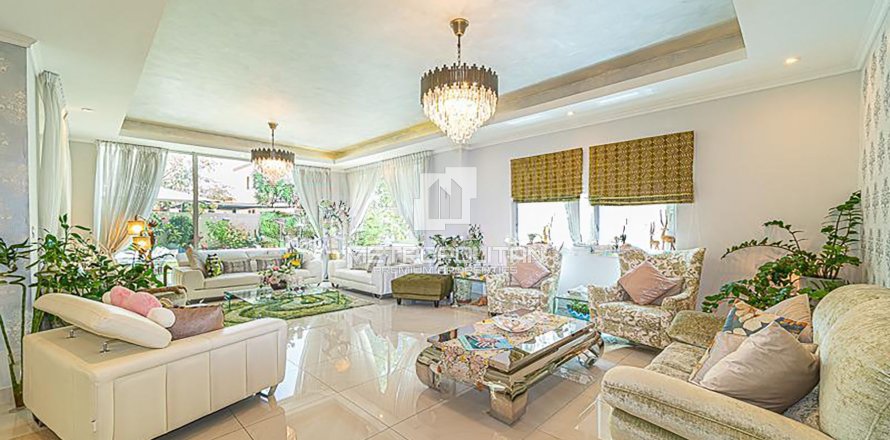Villa en Jumeirah Park, Dubai, 4 dormitorios, 372 m², № 8720