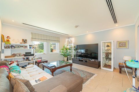 Villa en Jumeirah Park, Dubai, 4 dormitorios, 372 m², № 8720 - foto 2