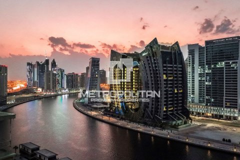 Appartement à Business Bay, Dubai, 3 chambres, 265 m², № 14677 - photo 1