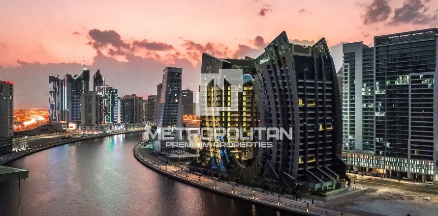 Appartement à Business Bay, Dubai, 3 chambres, 265 m², № 14677