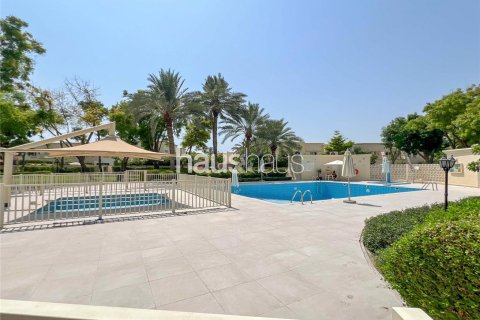 Villa in The Springs, Dubai 2 bedrooms, 153 sq.m. № 44487 - photo 15