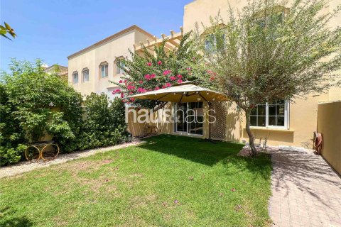 Villa en The Springs, Dubai, 2 dormitorios, 153 m², № 44488 - foto 1