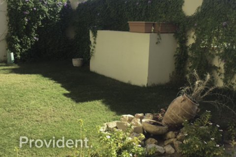Villa en Jumeirah Park, Dubai, 3 dormitorios, № 2421 - foto 16