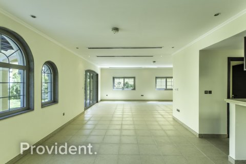 Villa en Jumeirah Park, Dubai, 3 dormitorios, № 2421 - foto 1