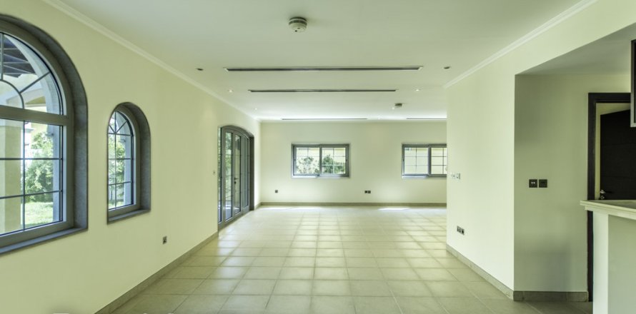 Villa en Jumeirah Park, Dubai, 3 dormitorios, № 2421