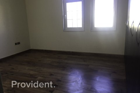 Villa en Jumeirah Park, Dubai, 3 dormitorios, № 2421 - foto 13