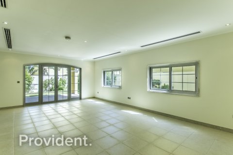Villa en Jumeirah Park, Dubai, 3 dormitorios, № 2421 - foto 6