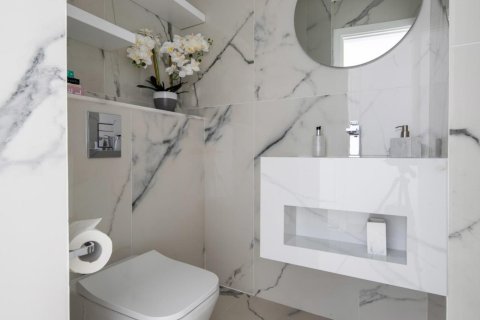 Apartment in Dubai Marina, Dubai 1 bedroom, 84 sq.m. № 97302 - photo 14