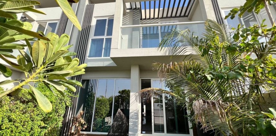 Villa in Jumeirah Park, Dubai 4 bedrooms, 187.7 sq.m. № 69387