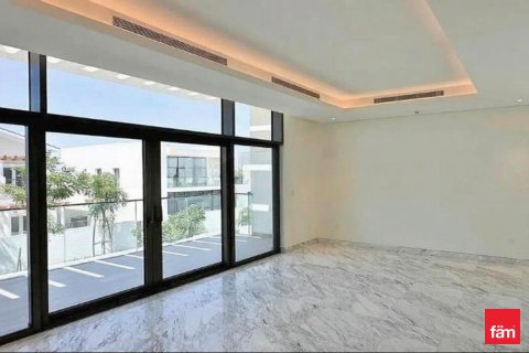 Купить виллу в Дубае: 4 спальни, 580.7м², № 69386 - фото 7