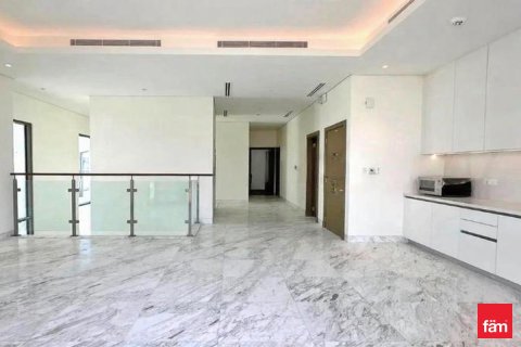 Купить виллу в Дубае: 4 спальни, 580.7м², № 69386 - фото 2