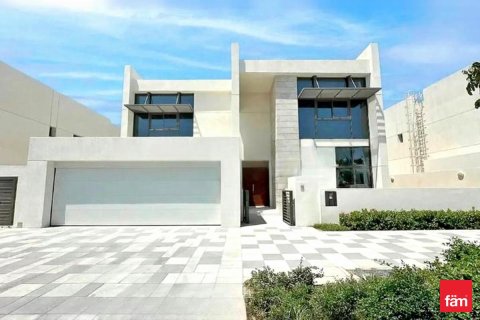 Купить виллу в Дубае: 4 спальни, 580.7м², № 69386 - фото 1
