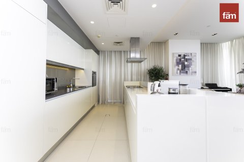 Apartment in Dubai 4 bedrooms, 238.1 sq.m. № 69384 - photo 9