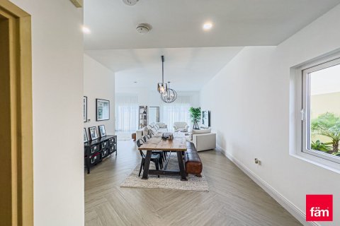 Villa en Dubai, 3 dormitorios, 325 m², № 137527 - foto 19