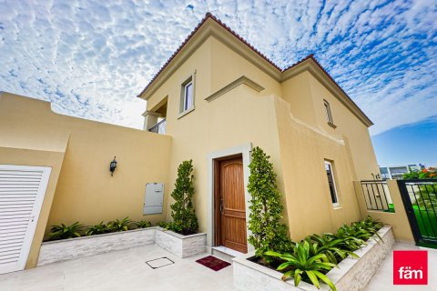 Villa en Dubai, 3 dormitorios, 325 m², № 137527 - foto 2
