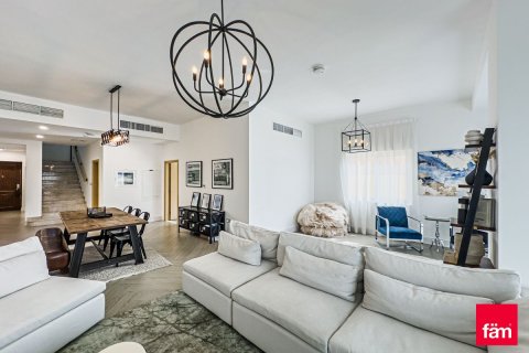 Villa en Dubai, 3 dormitorios, 325 m², № 137527 - foto 22