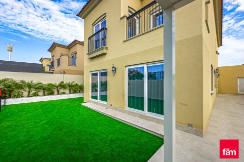 Villa en Dubai, 3 dormitorios, 325 m², № 137528 - foto 2